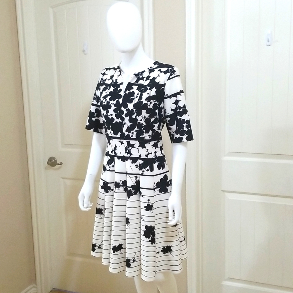 "HOST PICK"  Julian Taylor Gorgeous flare dress!!